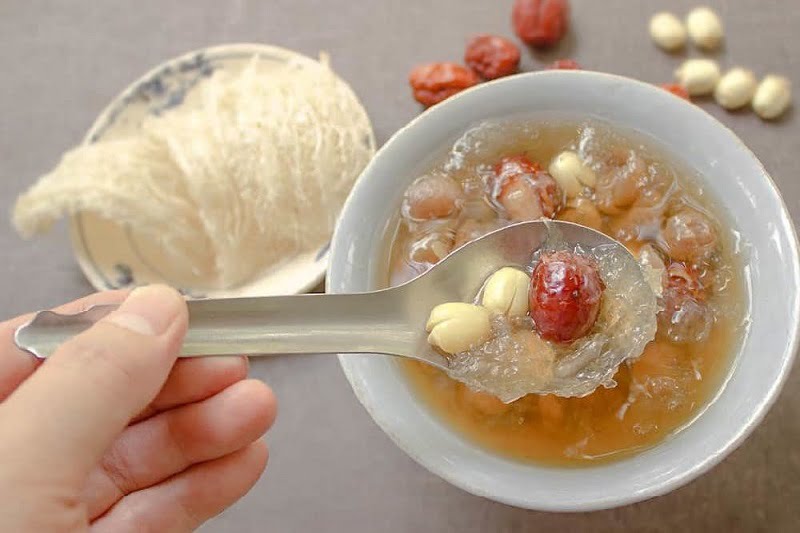 Tổ yến được biết đến như một loại chè dưỡng nhan cho chị em phụ nữ